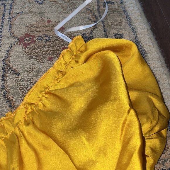 Forever 21 short sleeve mustard crop NWT S - Picture 3 of 6